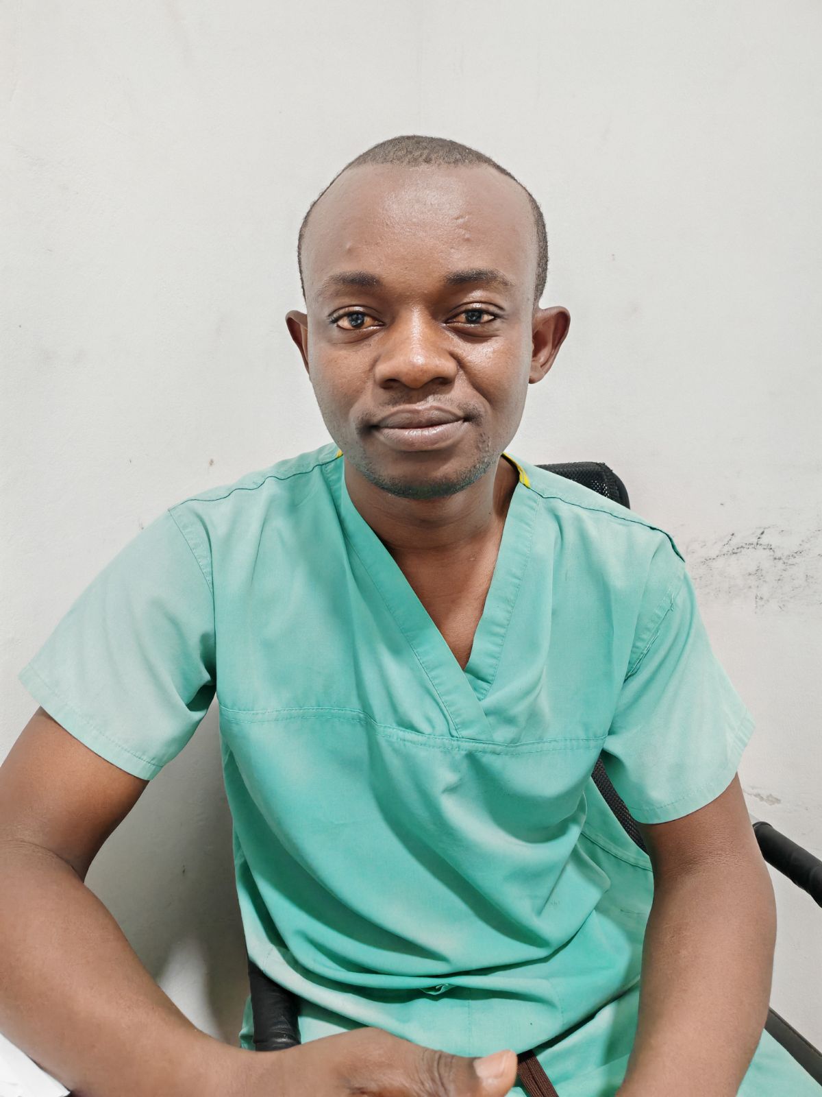 Dr. Arnold BAYA
